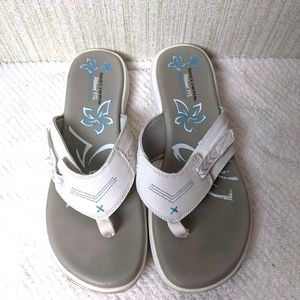 Skechers relax fit. White cushy sandals adjustable